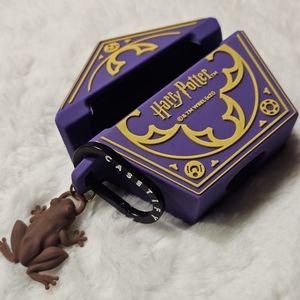 Casetify, Harry Potter collectible Chocolate Frog case.